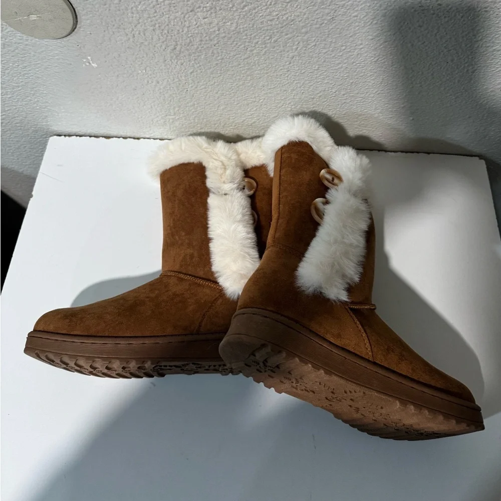 SO Women's Abigail Comfort Pull On Chestnut Faux-Fur Winter Boots -various